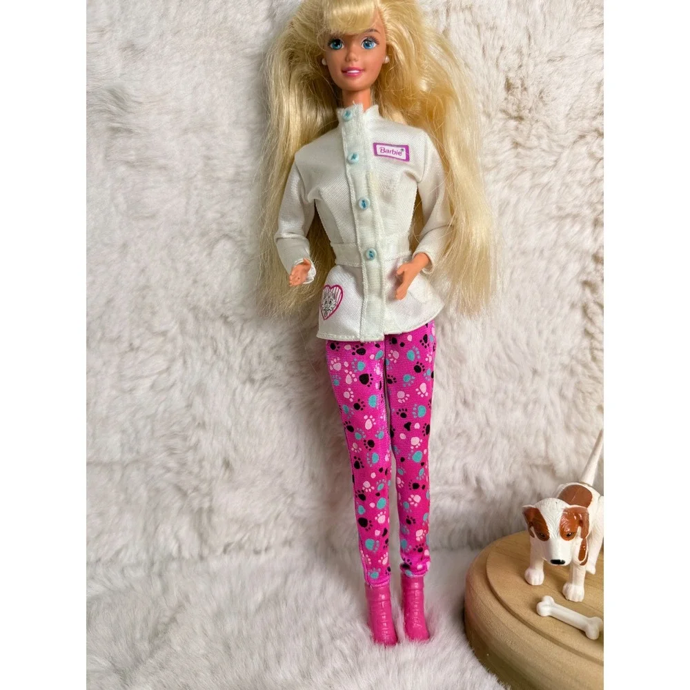Vintage 1990s Barbie Pet Doctor Doll‎ Playset with Dog Cat and Accessories Works